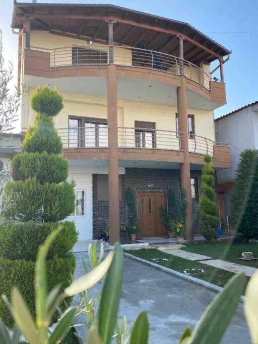 Villa Uklala Kamez Exterior photo
